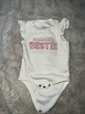 Momma's Bestie Ruffle-Sleeve One-Piece in Cream and Pink